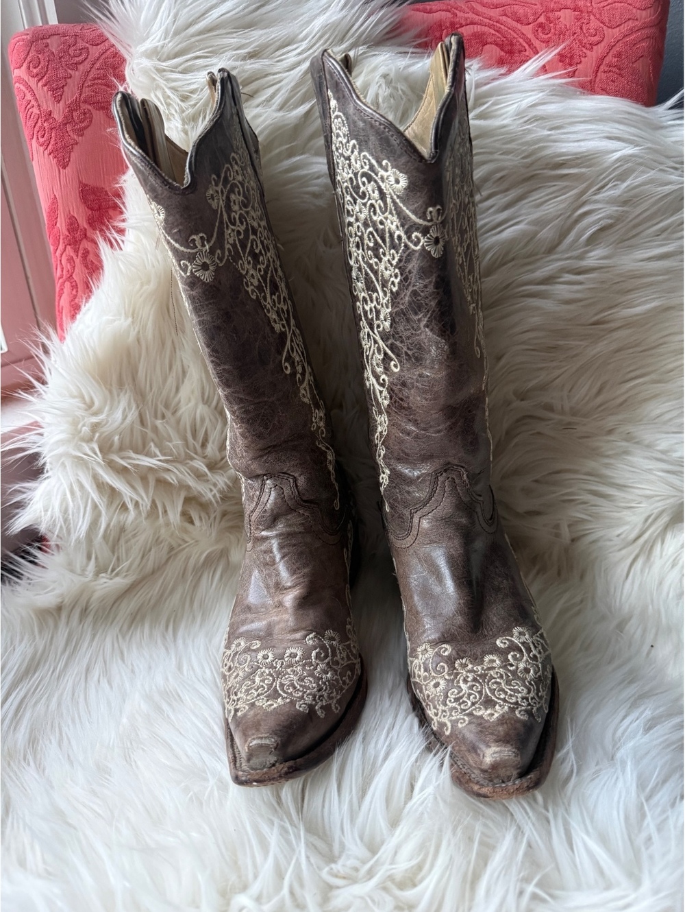 Corral Brown Leather Embroidered Cowboy Boots